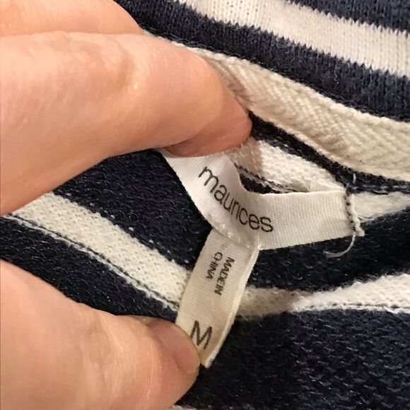 Striped cold shoulder long sleeve dress - Picture 6 of 12